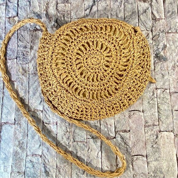 Round Straw Shoulder Bag for Women Bohemian Style Summer Fashion Zip Closure - Picture 2 of 5